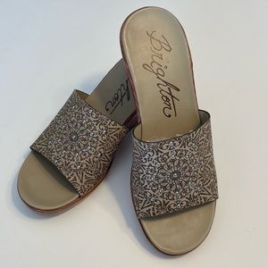 Brighton Milano Beechwood Laser Wedge Sandal Size 8 Wedge Hill Leather Upper